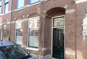 Karakteristiek woonhuis in Leiden, rijksmonumentaal